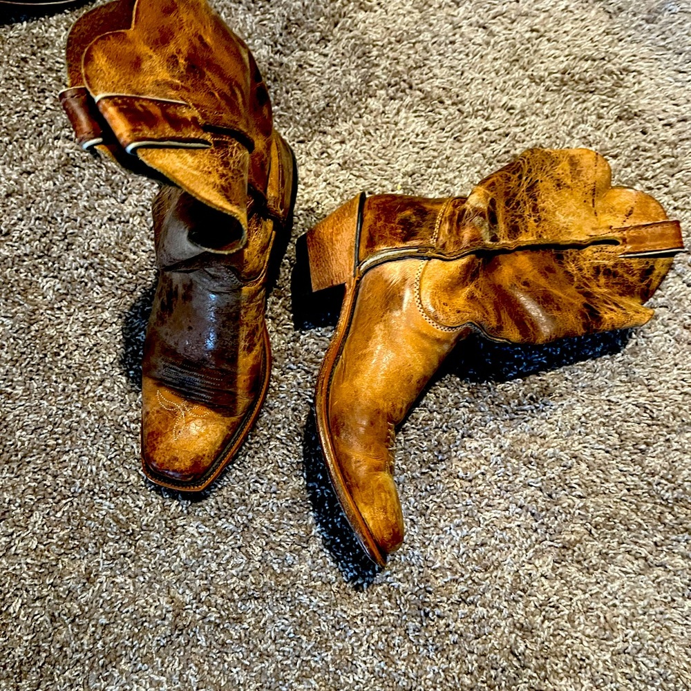 Beautiful Rustic boots!
